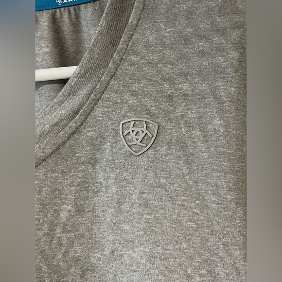 Ariat Tek Heat Series Light Grey Long- Sleeve  Size M - Picture 3 of 9